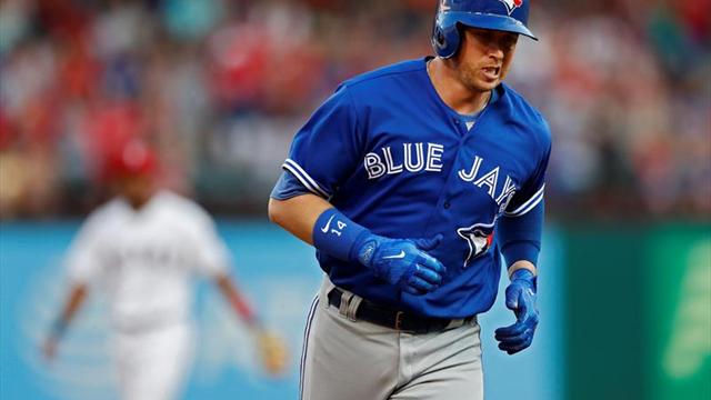 1-12. Smoak lidera una lluvia de jonrones y los Azulejos apalean