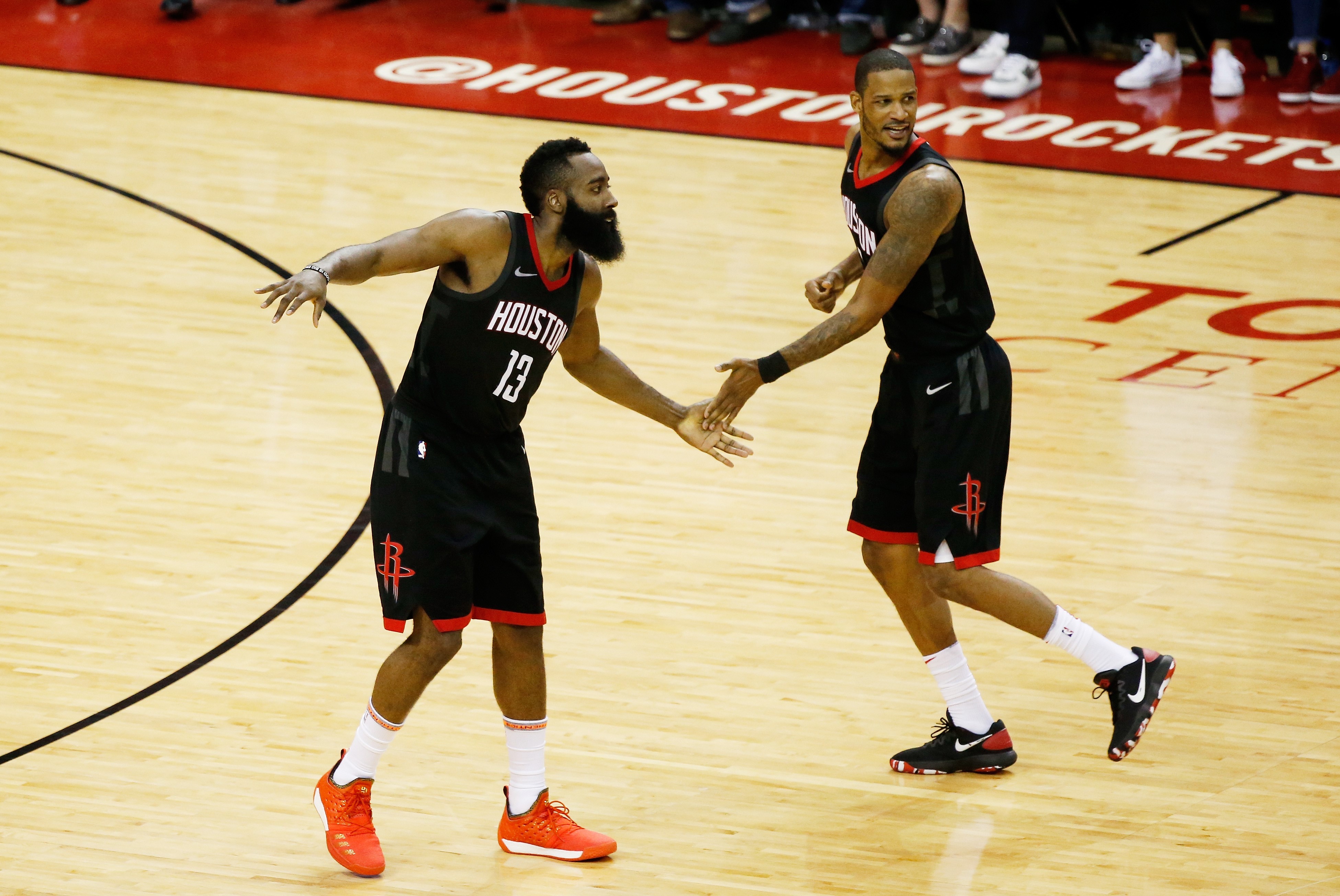 James Harden et Trevor Arizalors de Houston - Golden State - Match 2 de finale de Conference Ouest NBA 2018