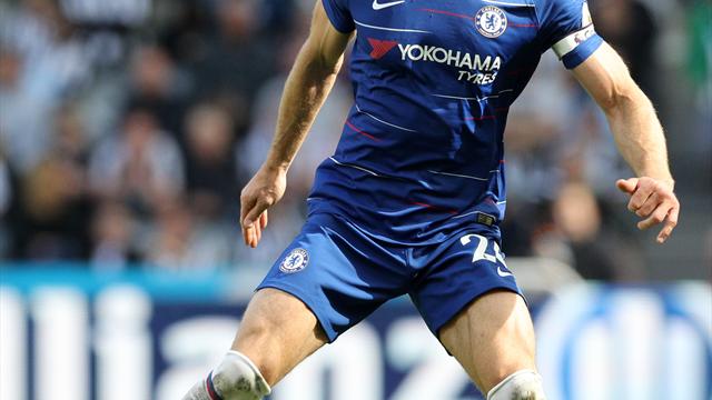 ‘I don’t only call with bad news’ – Southgate reveals message he left for Cahill