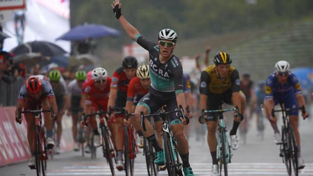 Mit Video | Bora jubelt in Imola: Bennett siegt im Regen-Sprint