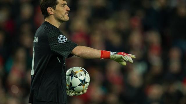 Casillas renueva por una temporada con el Oporto