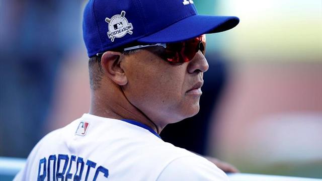 El piloto Dave Roberts tiene el apoyo de los directivos de los Dodgers