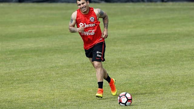El histórico Gary Medel se destaca en la nómina de 27 jugadores de la selección chilena
