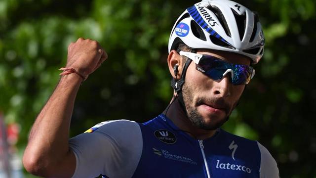 El colombiano Gaviria gana en un sprint caótico y Van Garderen sigue de líder