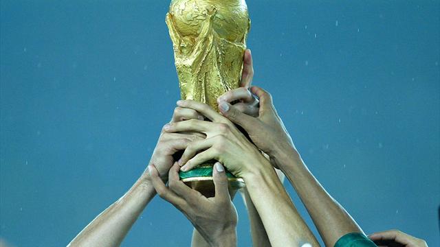 WM-Pokal reist erneut in Louis-Vuitton-Tasche nach Russland