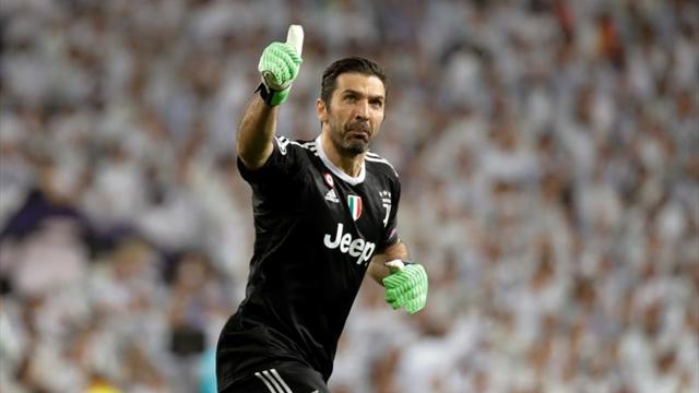 El PSG estudia fichar al mítico portero italiano Buffon, según L'Equipe