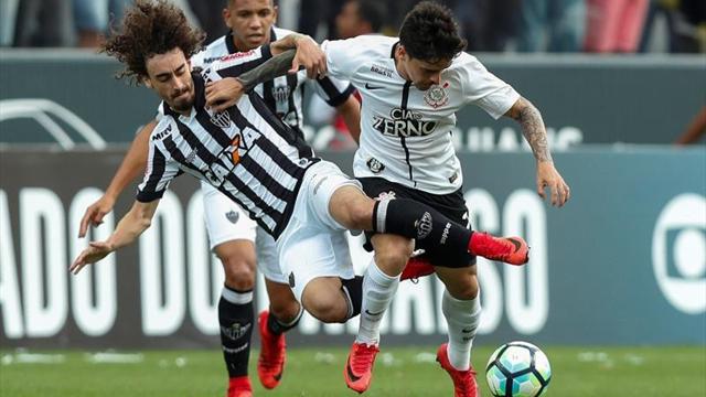 Corinthians y Mineiro esperan un tropiezo del Flamengo para asaltar liderato