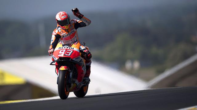 Marquez impérial, Zarco au tapis, Rossi sur le podium : Les temps forts de la course Marquez impérial, Zarco au tapis, Rossi sur le podium : Les temps forts de la course