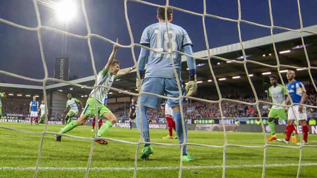 "Mein schwierigster Job": Wolfsburg siegt auch in Kiel und verhindert Abstieg