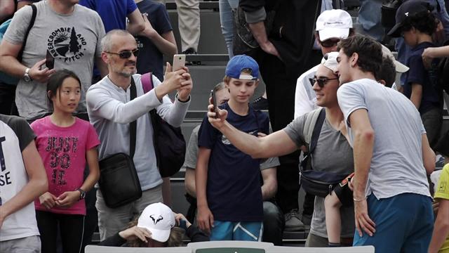 Kokkinakis progresses in qualifying after worries over knee Kokkinakis progresses in qualifying after worries over knee