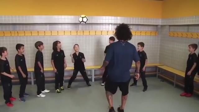 Real - Marcelo valide le Header challenge avec l'équipe de son fils Real - Marcelo valide le Header challenge avec l'équipe de son fils