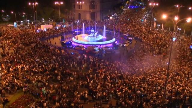 Les fans du Real ont fêté le titre jusqu'au bout de la nuit Les fans du Real ont fêté le titre jusqu'au bout de la nuit