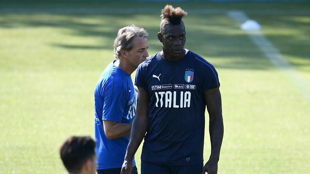 Mancini : ''Balotelli n’est pas censé être parfait'' Mancini : ''Balotelli n’est pas censé être parfait''