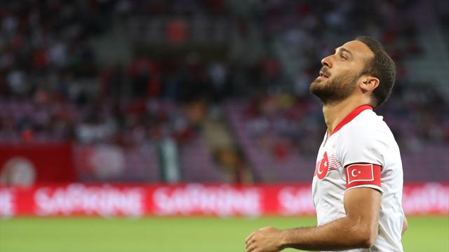 Cenk Tosun özür diledi