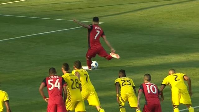 Malgré un sublime coup franc de Giovinco et trois buts d’avance, Toronto s’écroule devant Columbus