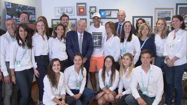 Gâteau, cadeaux et photo : Nadal a encore eu droit à un beau goûter d’anniversaire