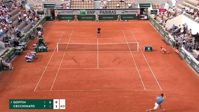 Cecchinato si supera passante in corsa per bucare Goffin