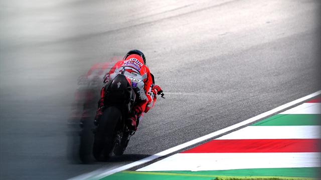 Rossi precipita ed è solo 11°, in testa Lorenzo nelle libere 2