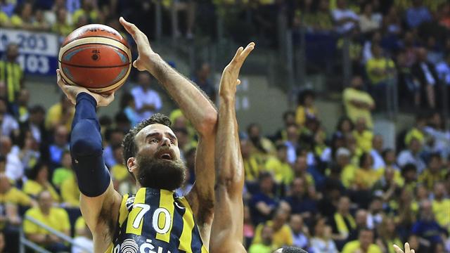Ali Koç döneminin ilk maçında Fenerbahçe Doğuş'tan 40 sayı fark
