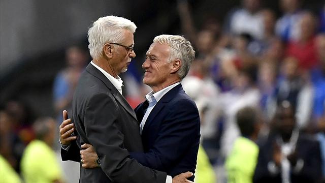 Aimé Jacquet a donné le coup d’envoi de France-Etats-Unis (et ça fait plaisir de le revoir)