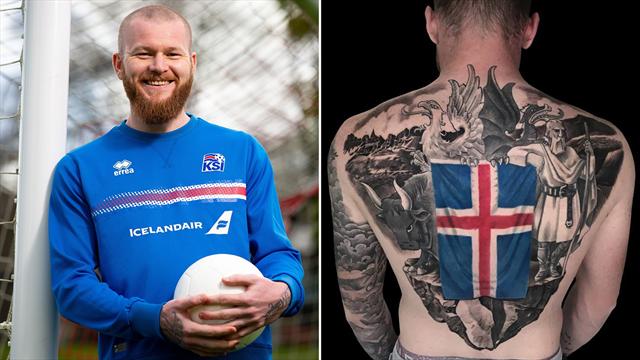 L'opera d'arte sulla schiena di Aron Gunnarsson: è il tatuaggio più spettacolare del Mondiale