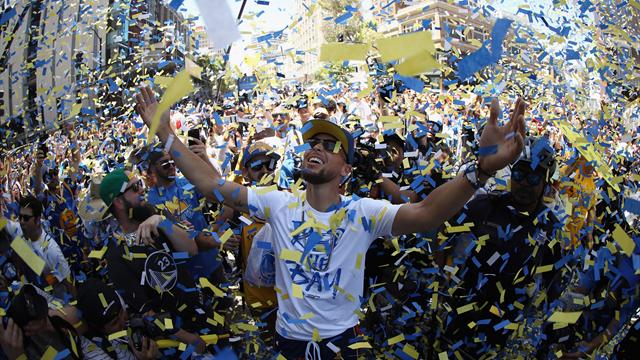 Über eine Million Fans feiern Warriors in Oakland - James verspottet
