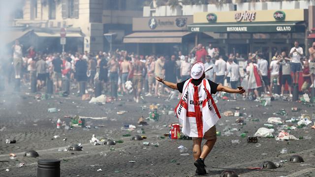 Ausreiseverbot für 1300 gewalttätige England-Fans