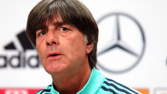 Löw über Trainer-Chaos bei Spanien: "Das ist ein Hammer" Löw über Trainer-Chaos bei Spanien: "Das ist ein Hammer"