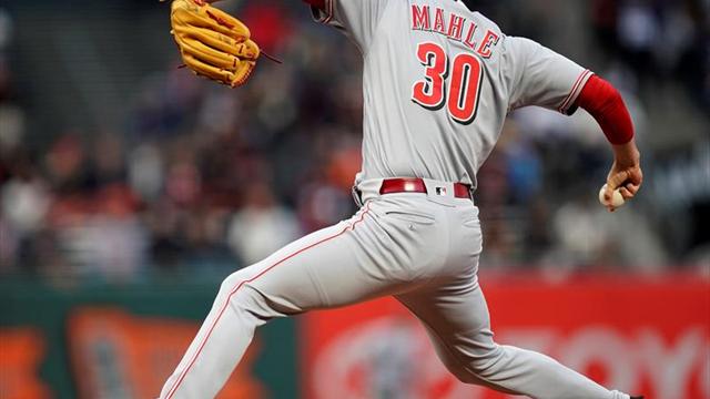 0-7. Duvall pega grand slam para los Rojos
