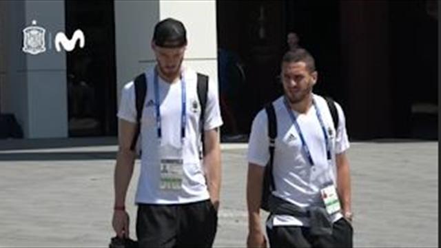 Caras serias de los jugadores de España a su llegada a Sochi Caras serias de los jugadores de España a su llegada a Sochi