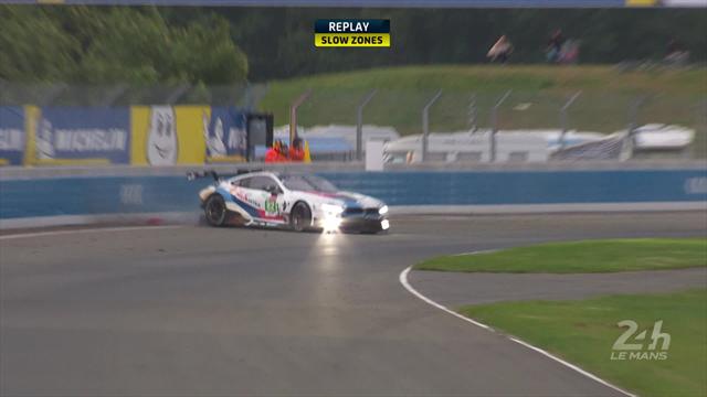 Au petit matin, Sims a percuté la rambarde avec l'arrière de sa BMW Au petit matin, Sims a percuté la rambarde avec l'arrière de sa BMW