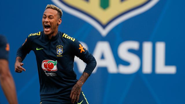 Zapping de Noël : le top 5 des buts inscrits depuis derrière les filets Zapping de Noël : le top 5 des buts inscrits depuis derrière les filets