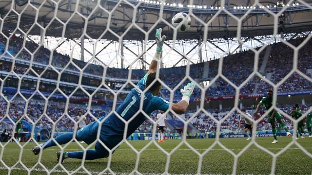 45 anni e un rigore parato al Mondiale con l'Egitto: la favola di Essam El Hadary