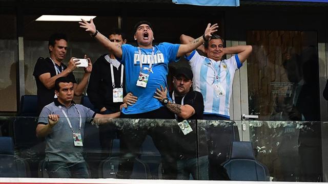 Transe, doigts d’honneur et malaise : le drôle de match vécu par Maradona