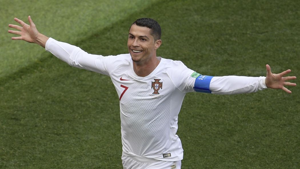 Paper Round Juventus Confident Of 100m Cristiano Ronaldo Deal