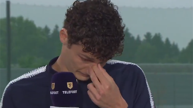 Un message de ses parents et Pavard a craqué sur le plateau de Téléfoot