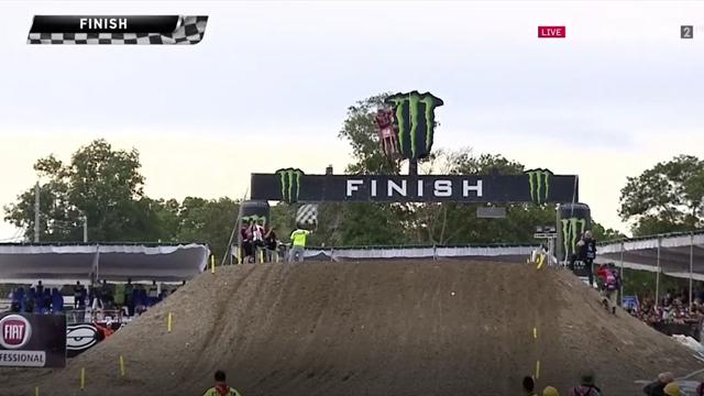 Gara 2 pazza in Indonesia, vince Herlings grazie a due cadute di Cairoli Gara 2 pazza in Indonesia, vince Herlings grazie a due cadute di Cairoli
