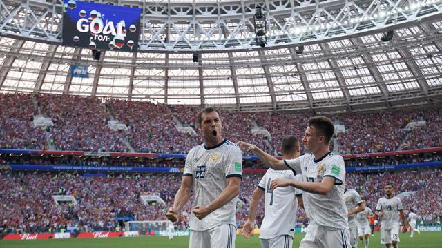 Дзюба: «В конце чуть не упали. Договорились, что если кто-то падает в обморок, мы его поддерживаем»