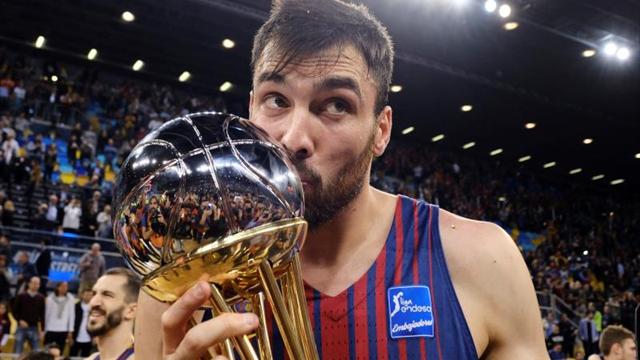 Oriola: "Navarro no debería retirarse nunca"