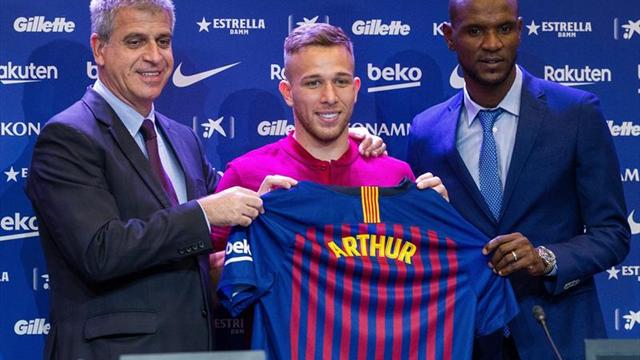 Arthur: "Xavi e Iniesta son mi espejo, pero la comparación no va a afectarme"