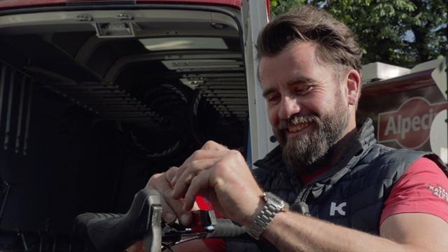Inside Katusha-Alpecin mit Chefmechaniker Roger Theel: "Massensturz ist richtig kacke" Inside Katusha-Alpecin mit Chefmechaniker Roger Theel: "Massensturz ist richtig kacke"