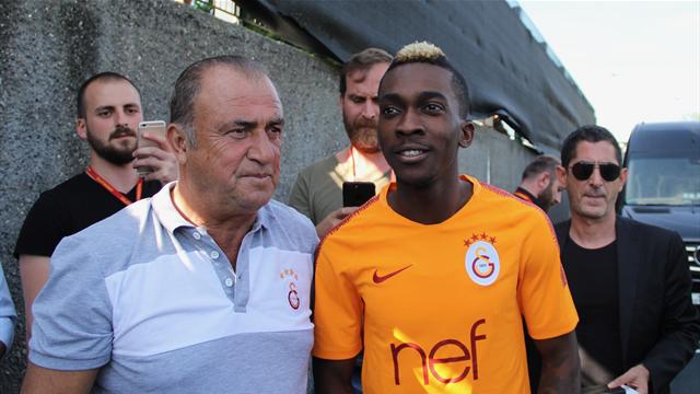 Onyekuru, Galatasaray'ın kampına katıldı