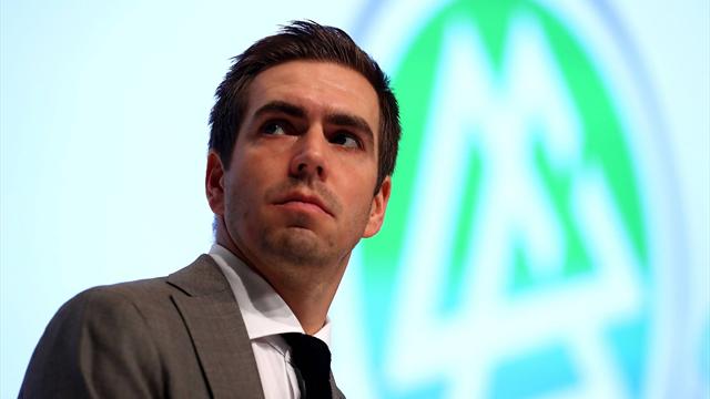 Lahm kritisiert Löws "kollegialen Führungsstil"
