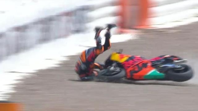 Fieser Crash am Sachsenring: Kallio kriegt Maschine in Airfence ab Fieser Crash am Sachsenring: Kallio kriegt Maschine in Airfence ab