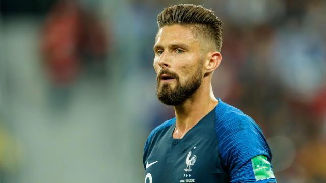 Bleus - Matuidi : "Les critiques sur Giroud ne sont pas justifiées" Bleus - Matuidi : "Les critiques sur Giroud ne sont pas justifiées"