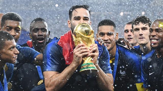 Deschamps rappelle les champions du monde, dont Rami, et convoque Costil