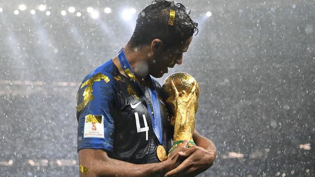 Platini sur le Ballon d’Or : « Le seul qui a tout gagné, c’est Varane »