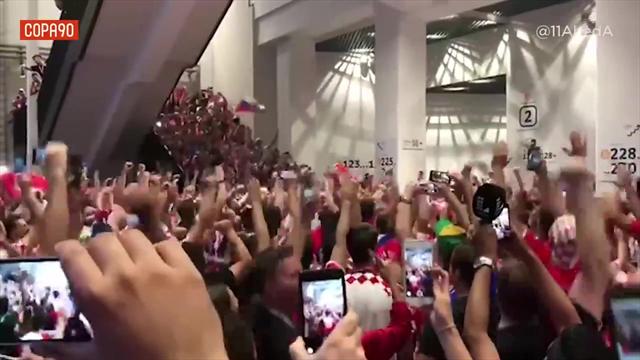 Che orgoglio! I tifosi della Croazia cantano anche dopo la finale persa Che orgoglio! I tifosi della Croazia cantano anche dopo la finale persa