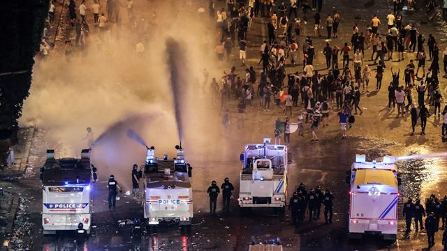 Francia shock durante i festeggiamenti: due morti e alcuni feriti gravi