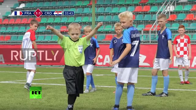 Un remake capolavoro della finale: Francia-Croazia rifatta dai bambini russi